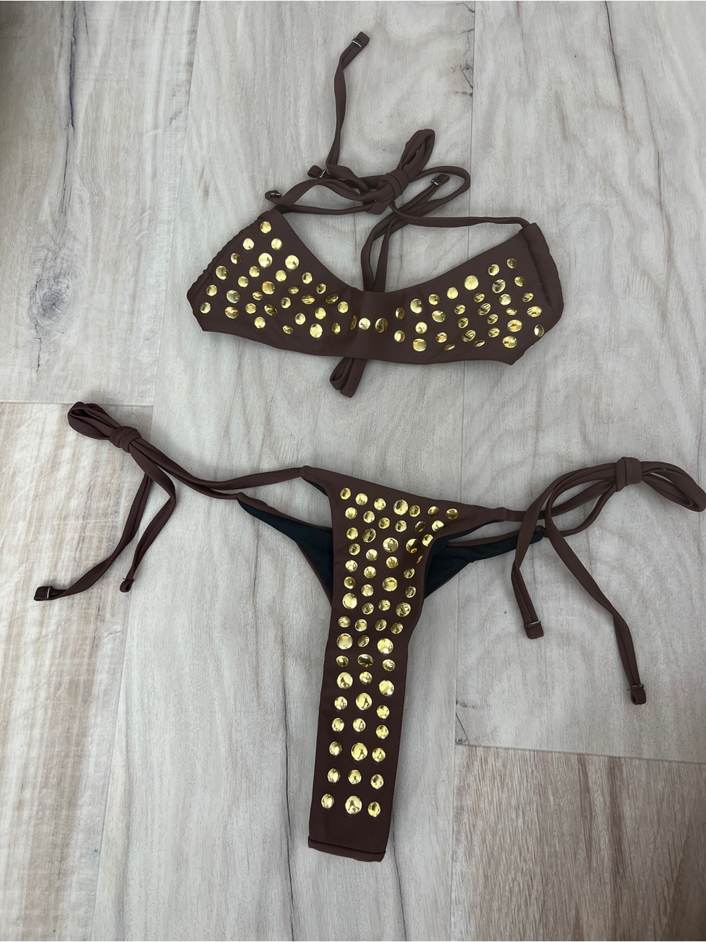 Amazon Bikini - Picture 2 of 3